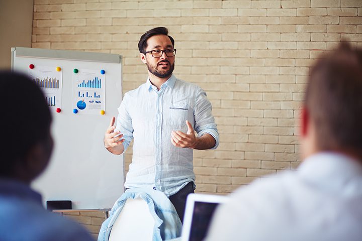 Economic and Financial Feasibility Study: who does it? Client or supplier?